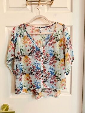 Sheer floral Mudd top